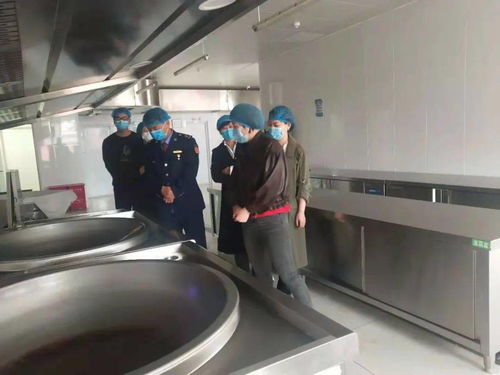 市市場(chǎng)監(jiān)管局開展節(jié)日期間餐飲環(huán)節(jié)食品安全檢查與糧食市場(chǎng)管理服務(wù)